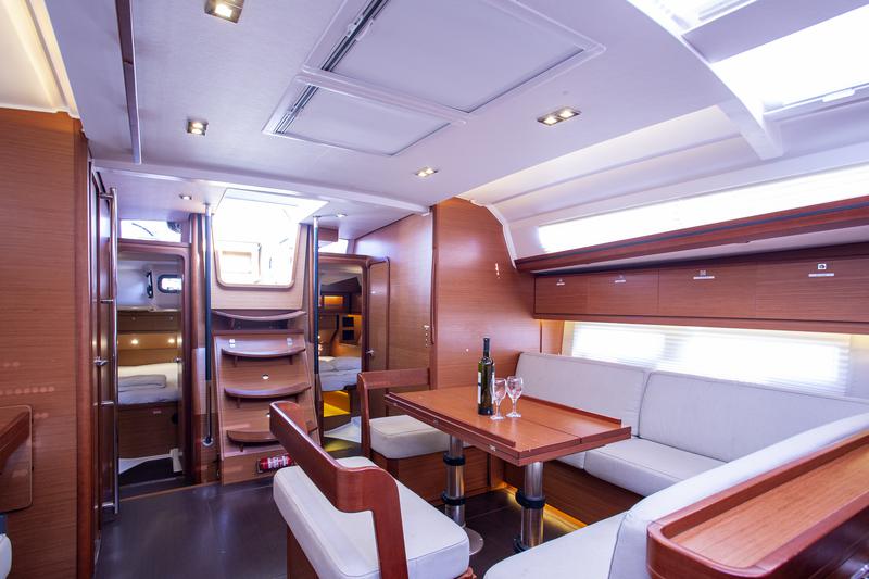 Book yachts online - sailboat - Dufour 520 Grand Large - Nerthag - rent