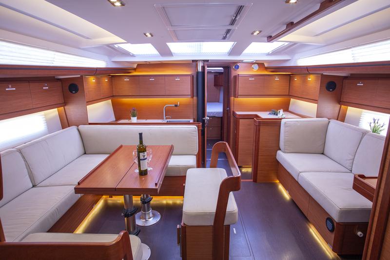 Book yachts online - sailboat - Dufour 520 Grand Large - Nerthag - rent