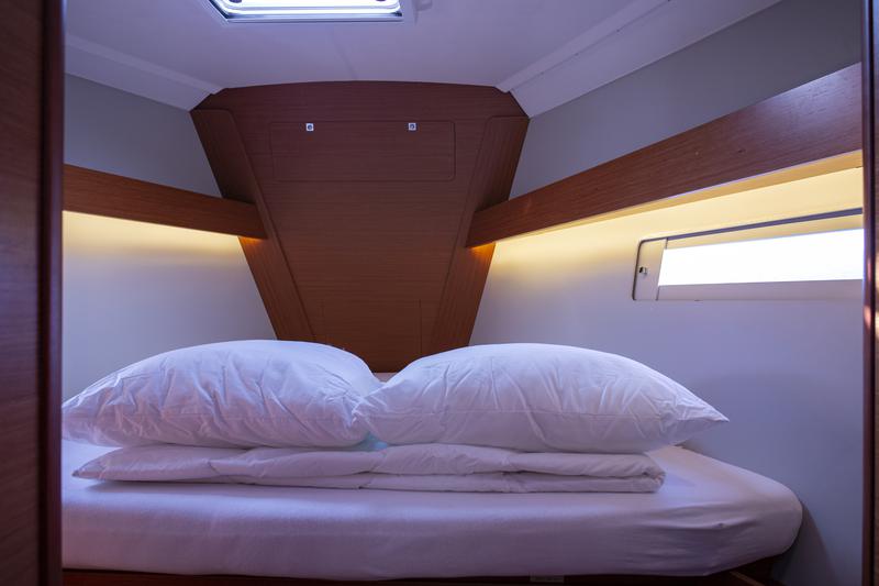 Book yachts online - sailboat - Dufour 412 Grand large - Skyra - rent
