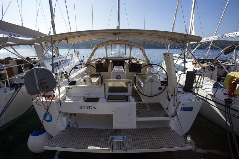 Book yachts online - sailboat - Dufour 412 Grand large - Skyra - rent