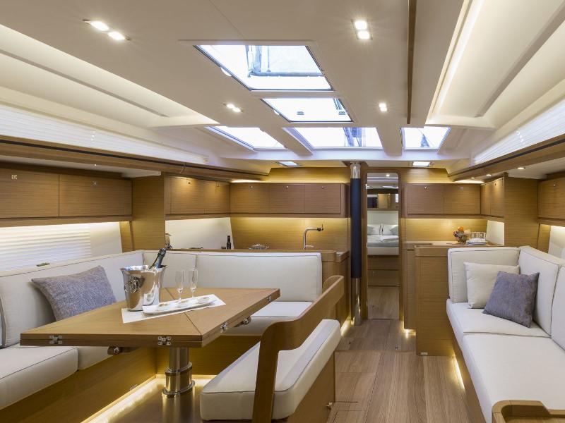 Book yachts online - sailboat - Dufour 520 Grand Large - Lateja - rent