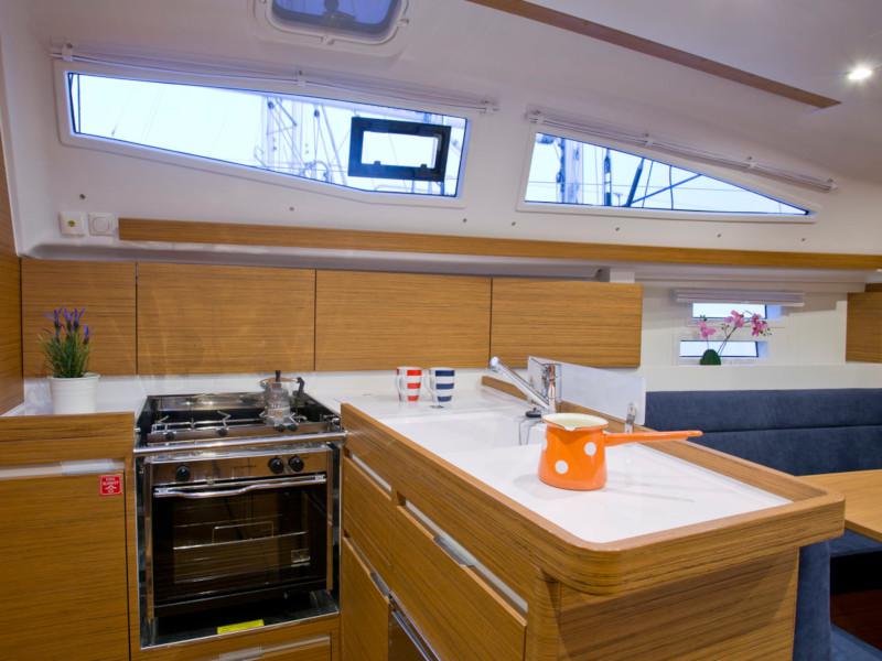 Book yachts online - sailboat - Elan 35 Impression - Essi - rent