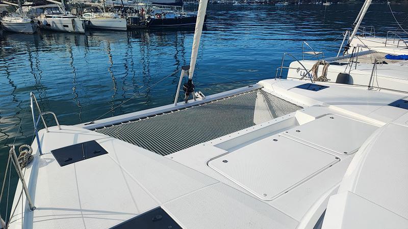 Book yachts online - catamaran - Astréa 42 - Reina - rent