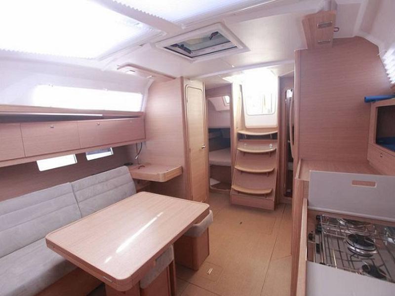 Book yachts online - sailboat - Dufour 382 GL - Calypso - rent
