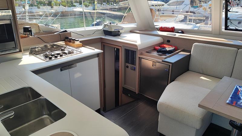 Book yachts online - catamaran - Isla 40 - Blue Orion - rent