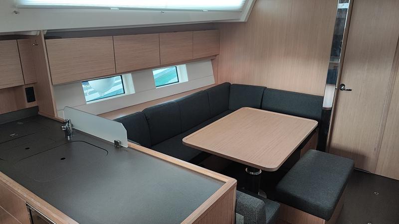 Book yachts online - sailboat - Bavaria C45 - Blue Monkey - rent