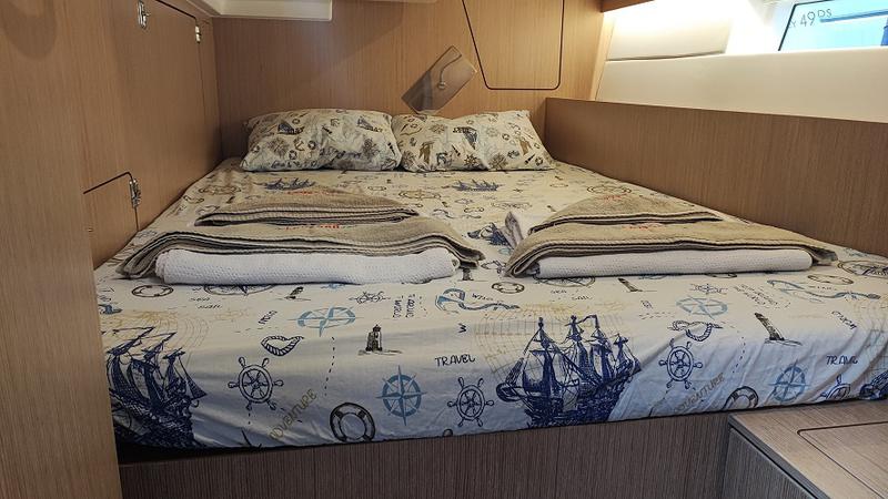 Book yachts online - sailboat - Bavaria C45 - Blue Monkey - rent