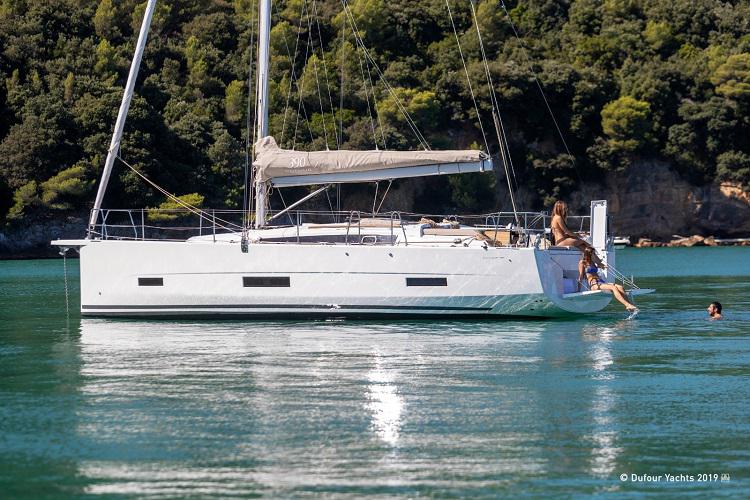 Book yachts online - sailboat - Dufour 390 - Joy 5 - rent