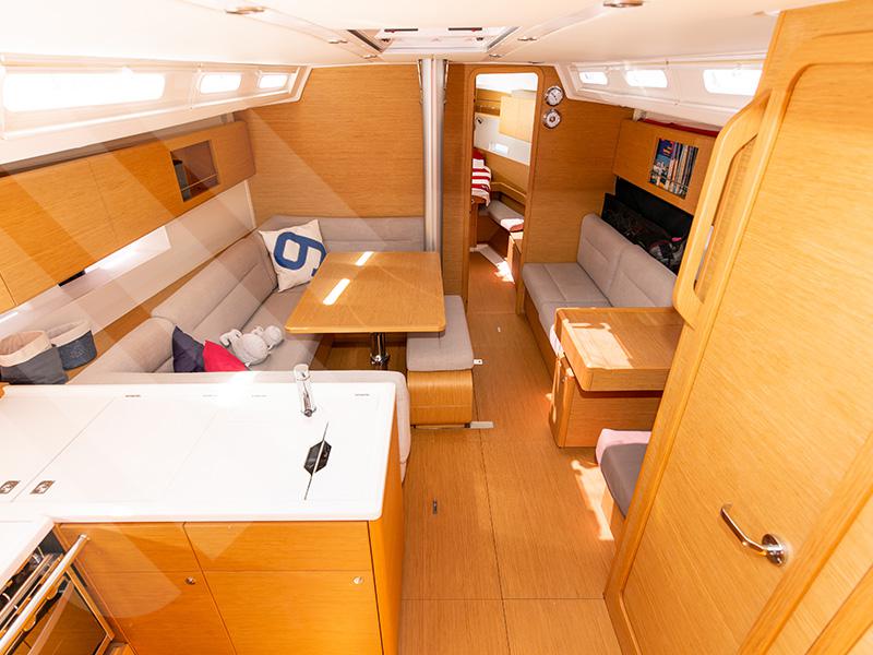 Book yachts online - sailboat - Grand Soleil 43 - Jabadao - rent