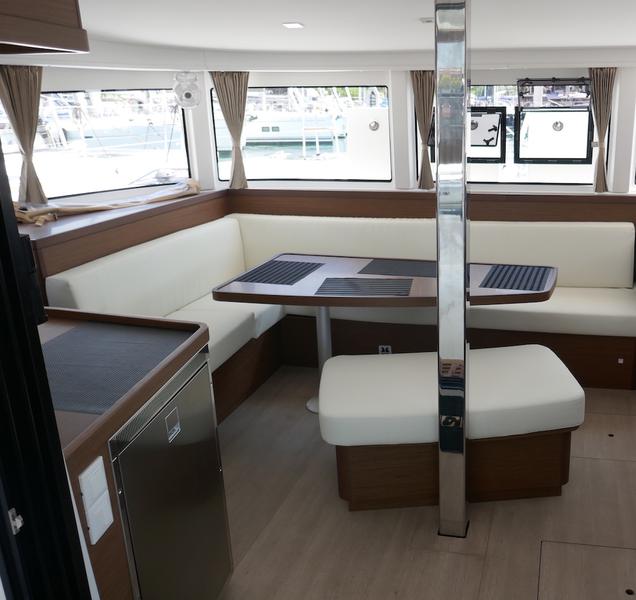 Book yachts online - catamaran - Lagoon 42 - Coral Seas - rent