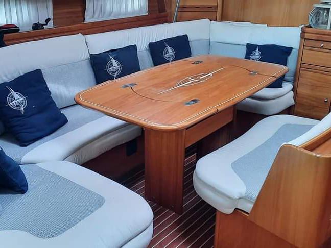 Book yachts online - sailboat - Bavaria C50 - Genesis - rent
