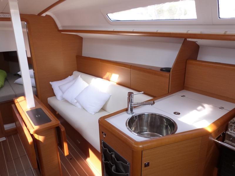 Book yachts online - sailboat - Sun Odyssey 33i - Taga - rent
