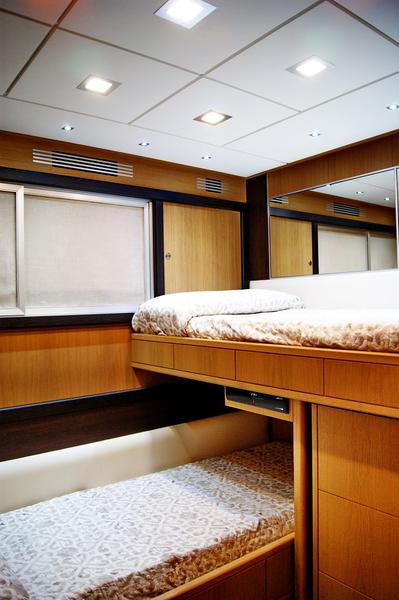 Book yachts online - motorboat - Abacus 70 - Noi Quattro - rent