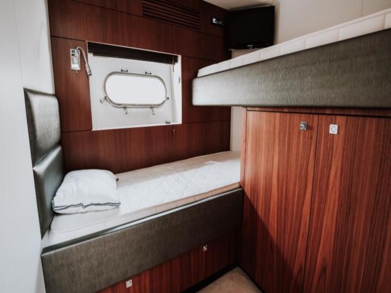 Book yachts online - motorboat - Sunseeker Predator 64 - Marita - rent