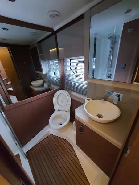 Book yachts online - motorboat - Monte Carlo 52 - Nora - rent