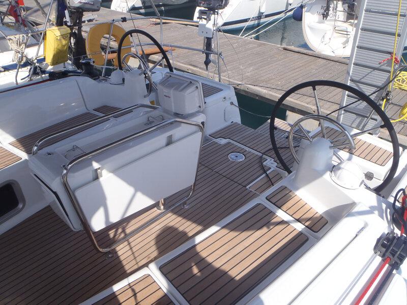 Book yachts online - sailboat - Sun Odyssey 439 - Fregata - rent
