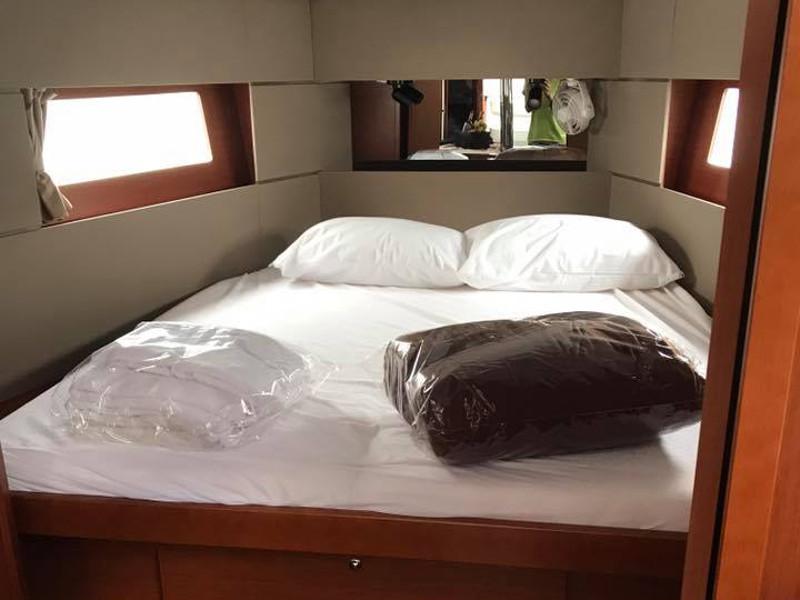 Book yachts online - sailboat - Oceanis 38.1 - Zeus - rent