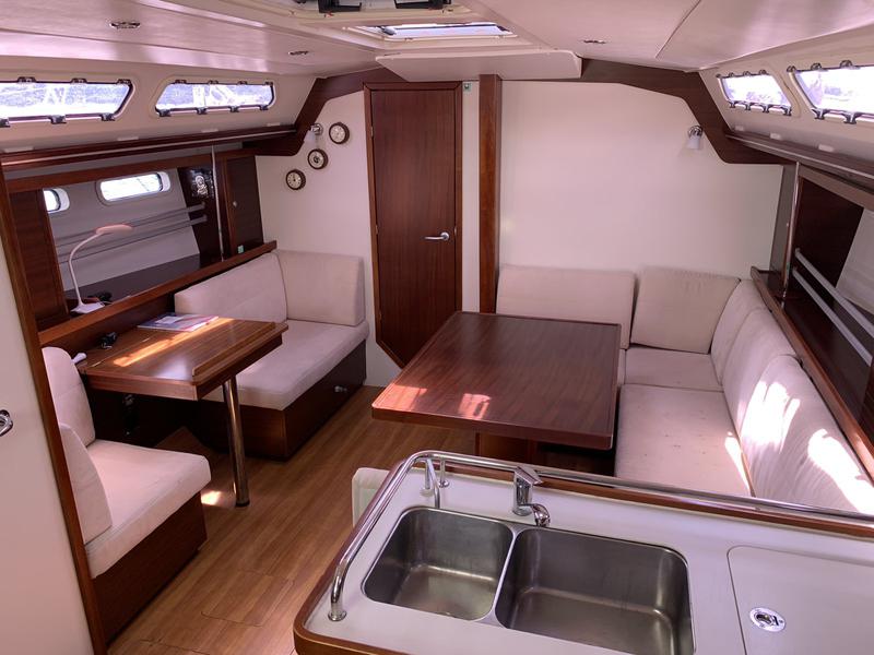 Book yachts online - sailboat - Hanse 430 - PANTA REI - rent
