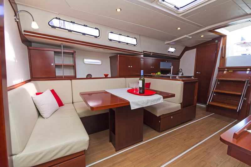 Book yachts online - sailboat - Hanse 430 - PANTA REI - rent