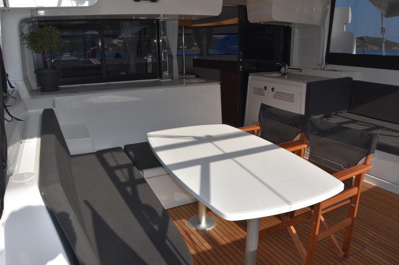 Book yachts online - catamaran - Lagoon 46 | SKIPPER MANDATORY - BOREAS AC, Gen, W.maker - rent
