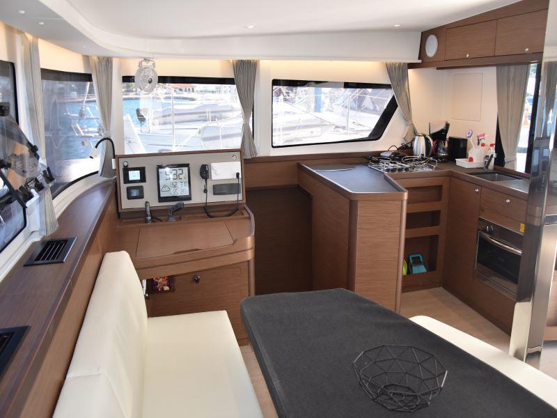 Book yachts online - catamaran - Lagoon 42 (AC, Gen, Watermaker) - Kit Cat - rent