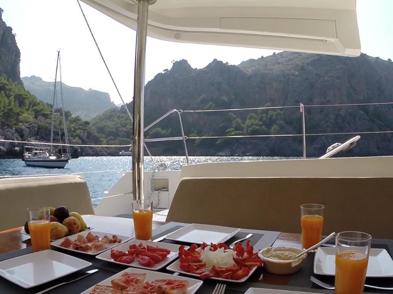 Book yachts online - catamaran - Lagoon 450 - Legend VLT-091 - rent