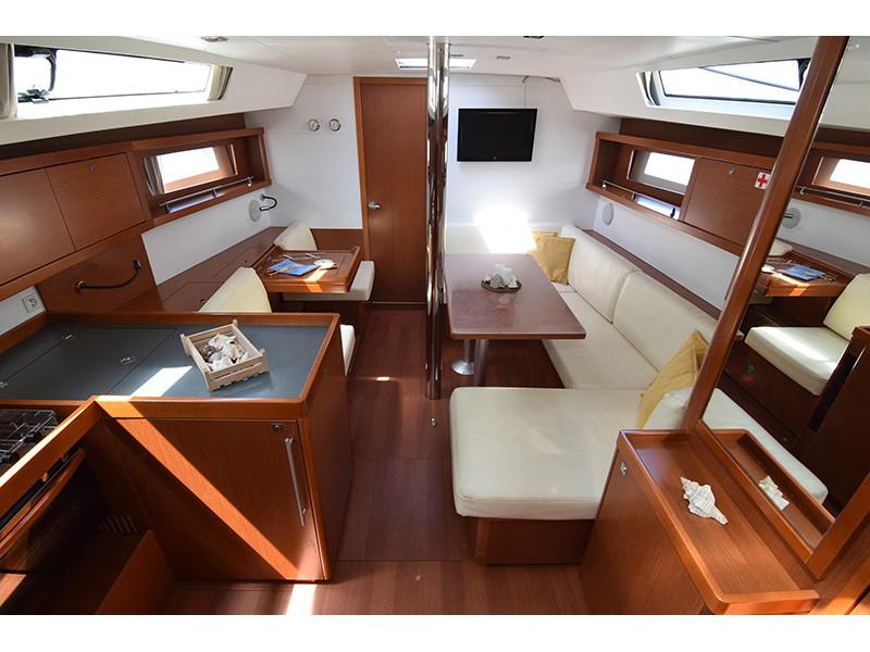 Book yachts online - sailboat - Oceanis 41 - Bolero (Refit 2020) - rent