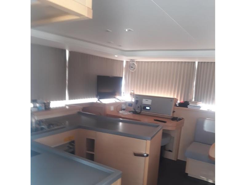 Book yachts online - catamaran - Lagoon 450  Flybridge - Hydra XI - rent