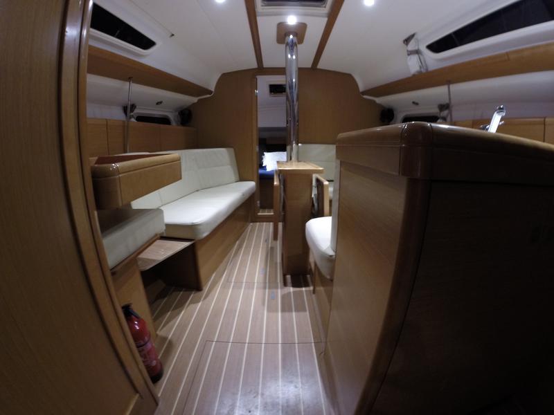 Book yachts online - sailboat - Sun Odyssey 36i - Agatha  - rent