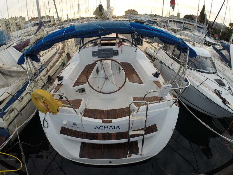 Book yachts online - sailboat - Sun Odyssey 36i - Agatha  - rent