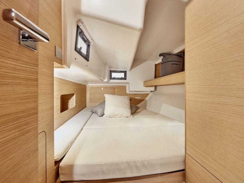 Book yachts online - sailboat - Elan E4 - Milan - rent
