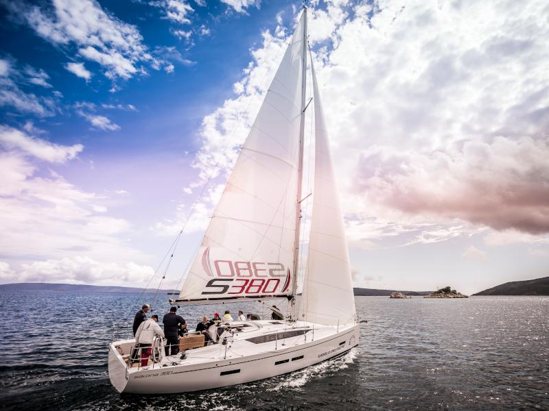 Book yachts online - sailboat - Salona 380 - Frane - rent