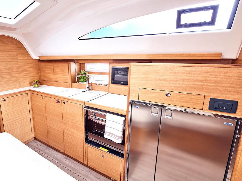 Book yachts online - sailboat - Elan Impression 45.1 - Eva - rent