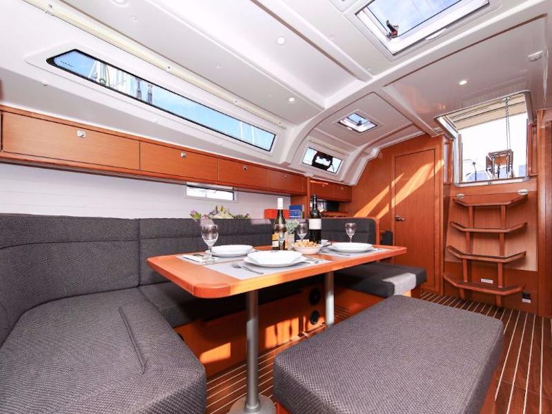 Book yachts online - sailboat - Bavaria Cruiser 41S - Let's Dance - rent