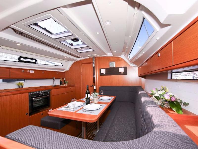 Book yachts online - sailboat - Bavaria Cruiser 41S - Let's Dance - rent