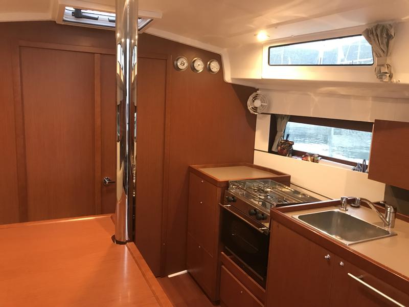 Book yachts online - sailboat - Oceanis 38.1 - Baby Dory - rent