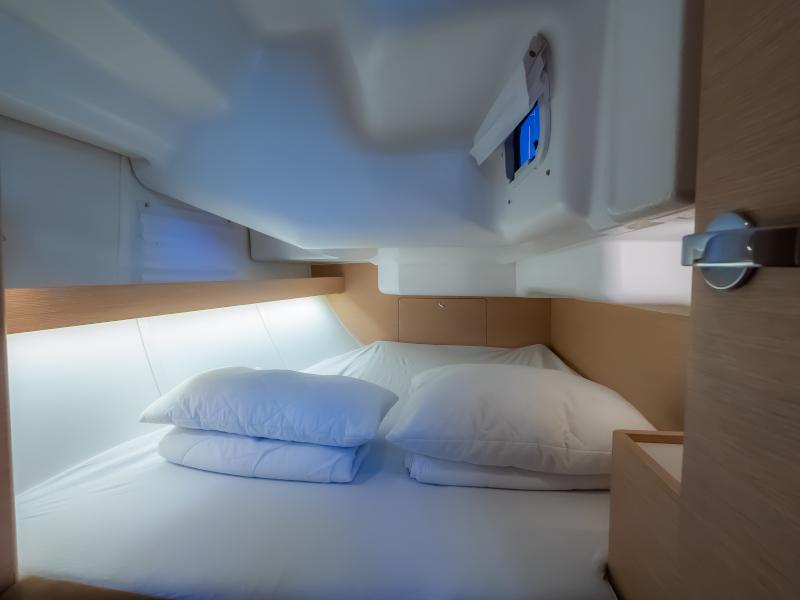 Book yachts online - sailboat - Elan 40 Impression - Maloi - rent