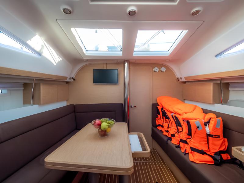 Book yachts online - sailboat - Elan 40 Impression - Maloi - rent