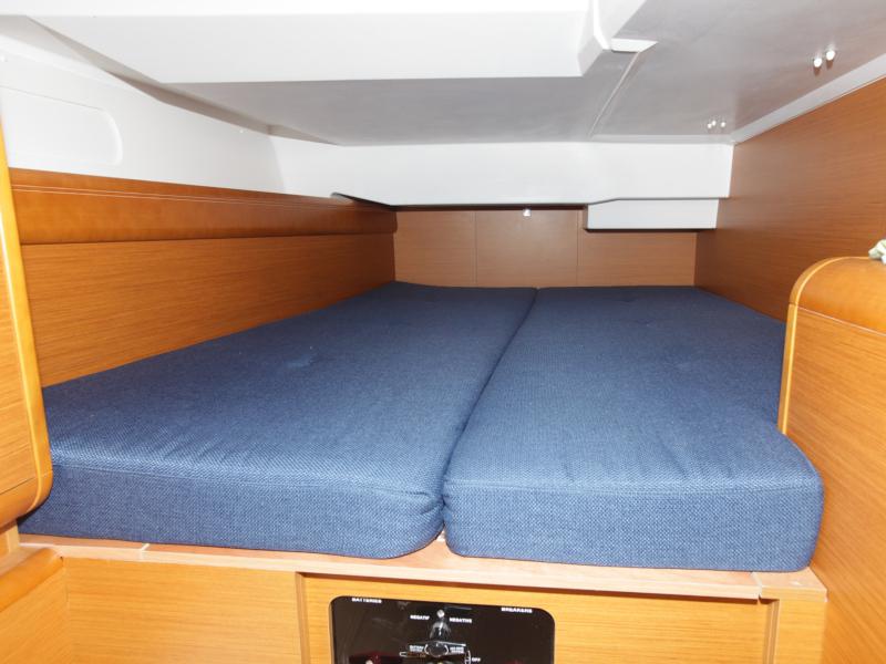 Book yachts online - sailboat - Sun Odyssey 439 - Bartolomeu - rent