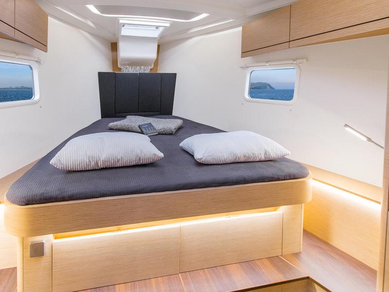 Book yachts online - sailboat - Hanse 418 - Seahawk - rent