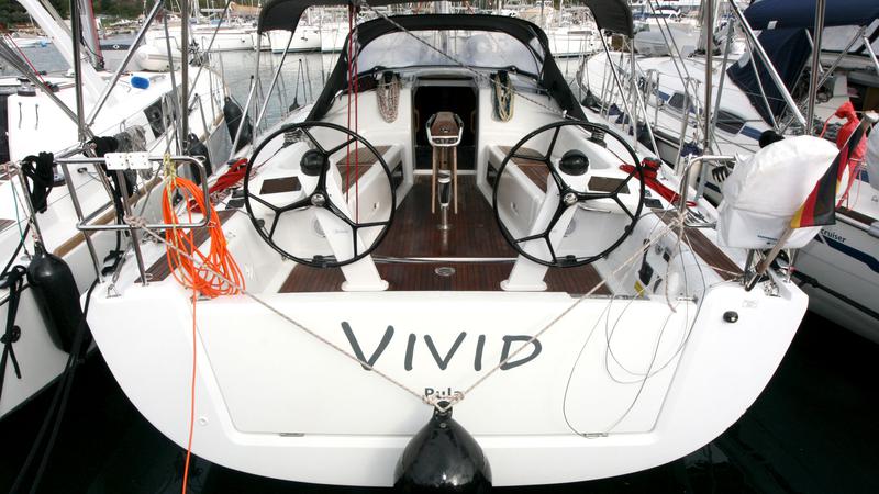 Book yachts online - sailboat - Dehler 42 - Vivid - rent