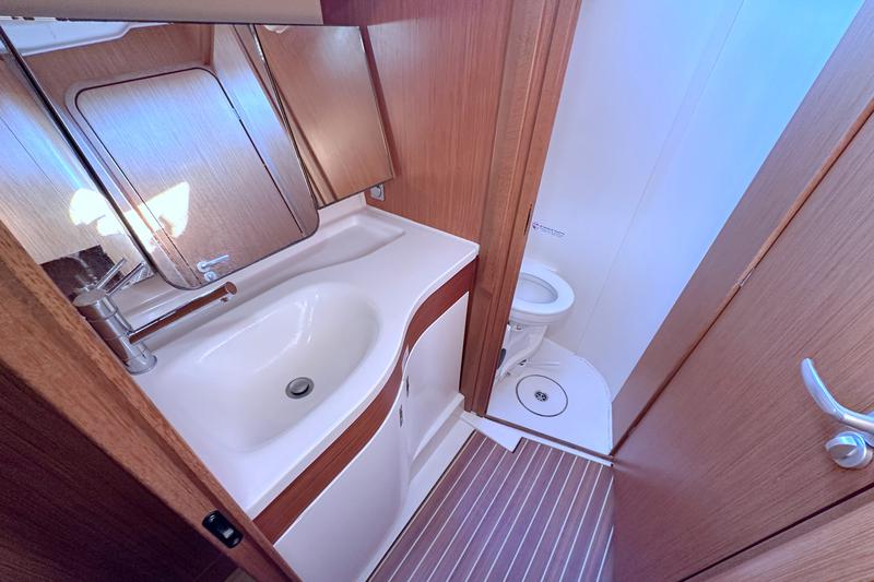 Book yachts online - sailboat - Dehler 42 - Vivid - rent