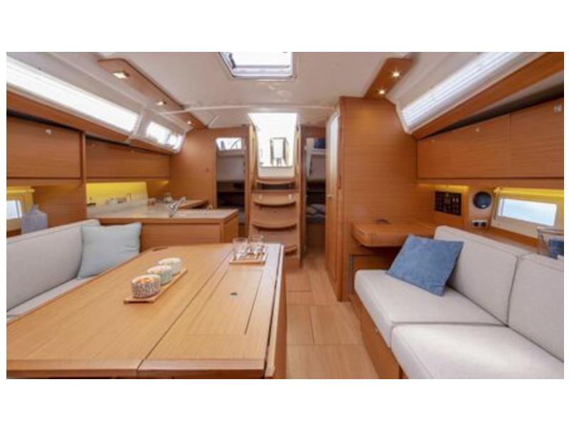 Book yachts online - sailboat - Dufour 390 Grand Large - Elena - rent