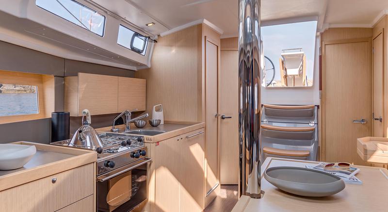 Book yachts online - sailboat - Oceanis 38.1 - Lukas - rent