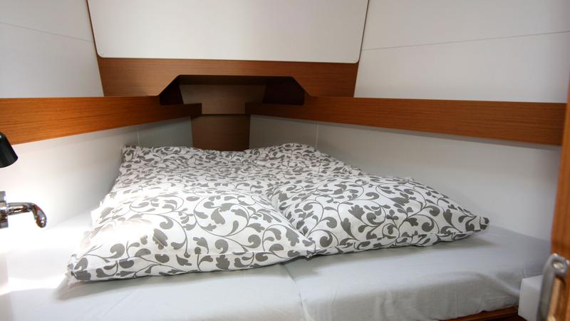 Book yachts online - sailboat - Sun Odyssey 349 - 2 Cab - Marie - rent