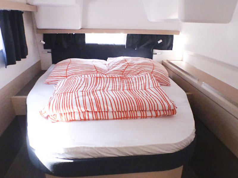 Book yachts online - catamaran - Lucia 40 - Leon - rent