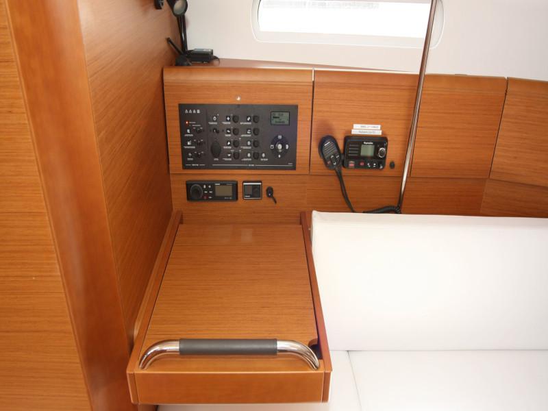 Book yachts online - sailboat - Sun Odyssey 389 - Sissi - rent