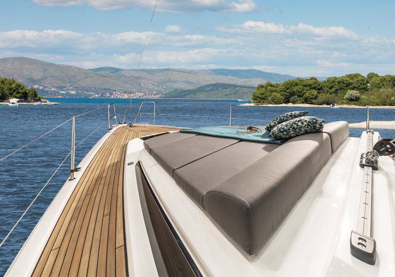 Book yachts online - sailboat - Bavaria C42 - Nirvana - rent