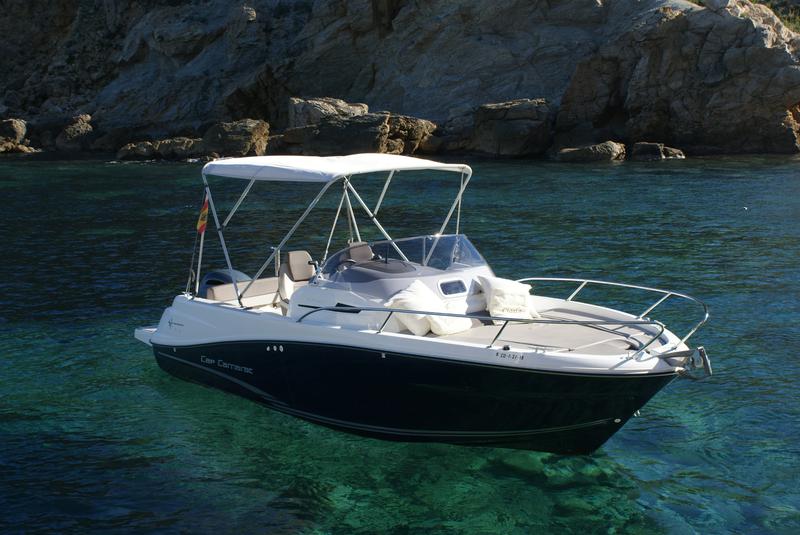 Book yachts online - motorboat - Glastron GT 225 - Jualpa - rent