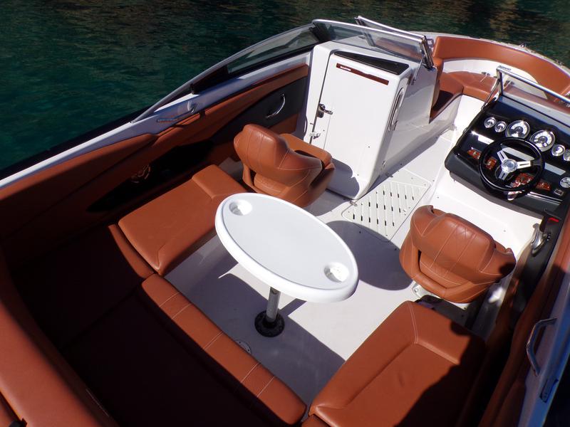 Book yachts online - motorboat - Glastron GT 245 - Blue Dream - rent